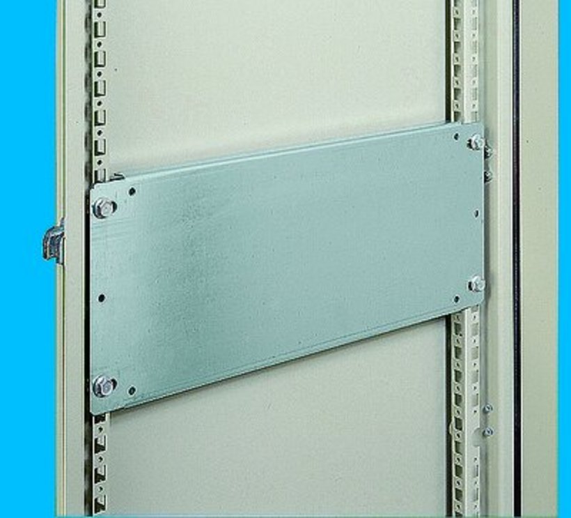 Lateral mounting plate