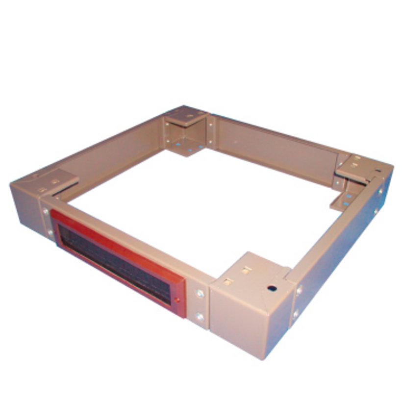 Base 100 mm height with brush strip for cabinets H390, H395 and PC2096