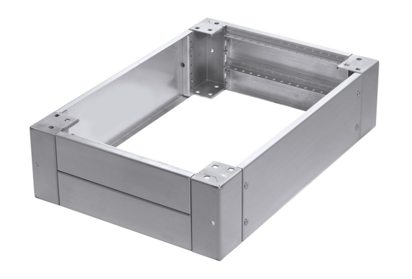 200 mm high base, only for H370 cabinets (flush at the rear side)