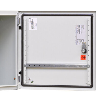 Mounting frame in doors